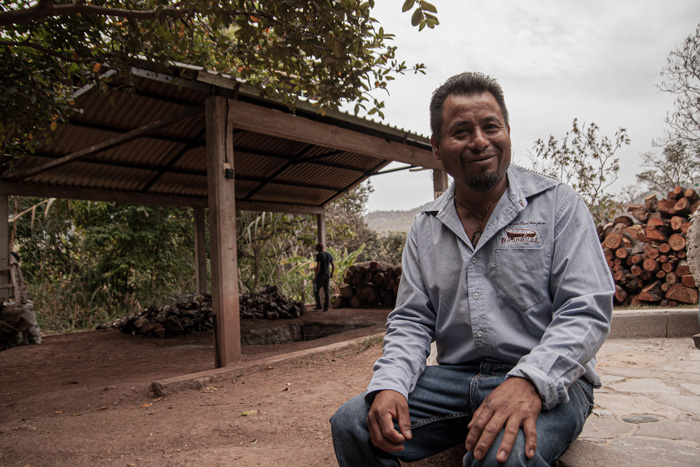 Mezcal-Rajabule-Maestro-Mezcalero-Juan-Reyes-3 Horizonte Sustentable - Tobalá 2022 Mezcal Rajabule Maestro Mezcalero Juan Reyes 3