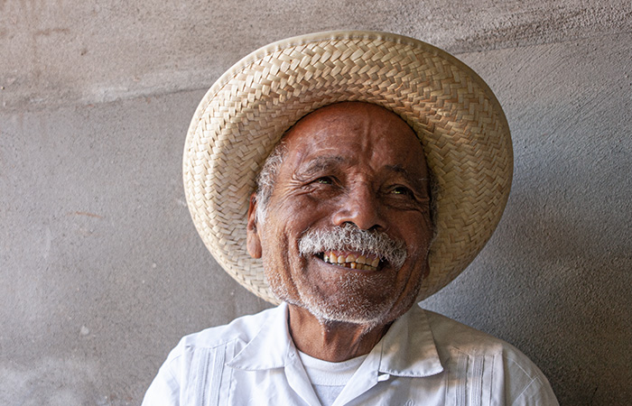 Mezcal-artesanal-maestro-mezcalero-fulgencio-reyes-04 Horizonte Sustentable - Arroqueño 2019 Mezcal artesanal maestro mezcalero fulgencio reyes 04