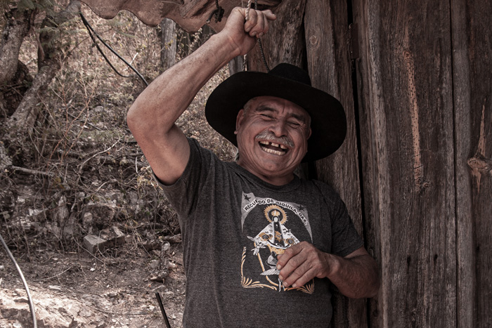Rajabule-mezcal-artesanal-sustentable-maestro-mezcalero-1 Horizonte Sustentable - Espadín | Tobasiche | Mexicano 2016 Rajabule mezcal artesanal sustentable maestro mezcalero 1